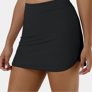 Halara 2 in 1 golf skirt.